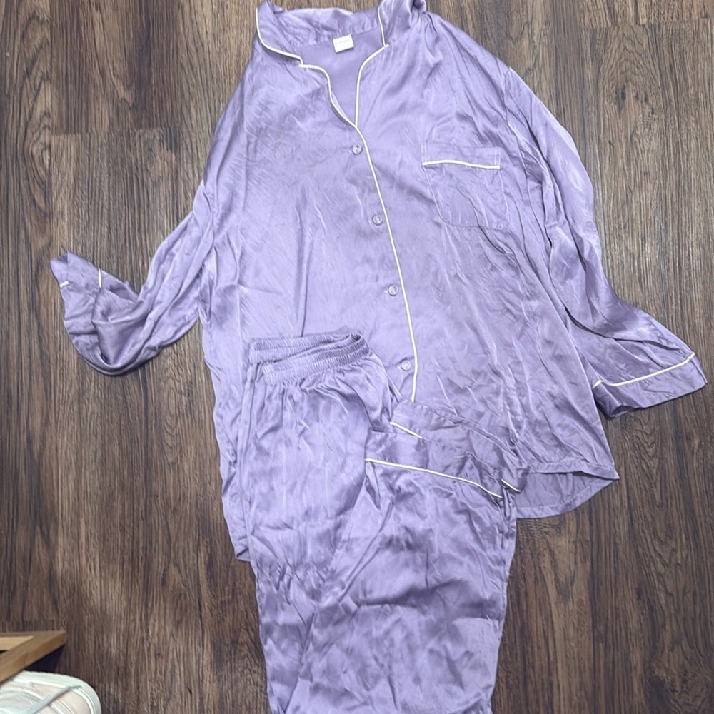 SilkSilky purple pajama set - 100% silk worn 1x